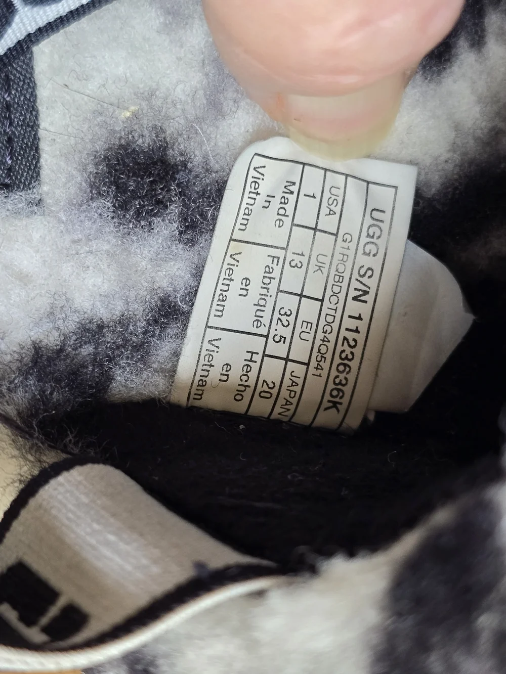O UGG Kids Black & White Fluff Yeah Zebra Slides with Logo Heel Strap Size 1